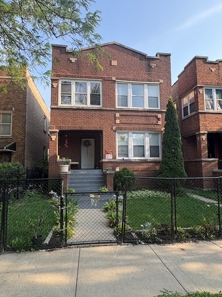 5521 W Potomac Ave, Chicago, IL 60651