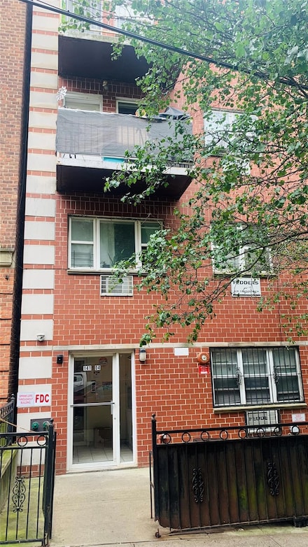 141-04 Pershing Crescent Unit 4B, Jamaica, NY 11435