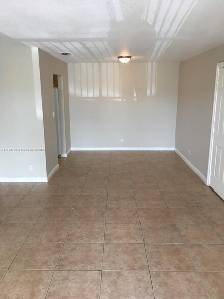 2862 NW 55th Ave Unit 2B, Lauderhill, FL 33313