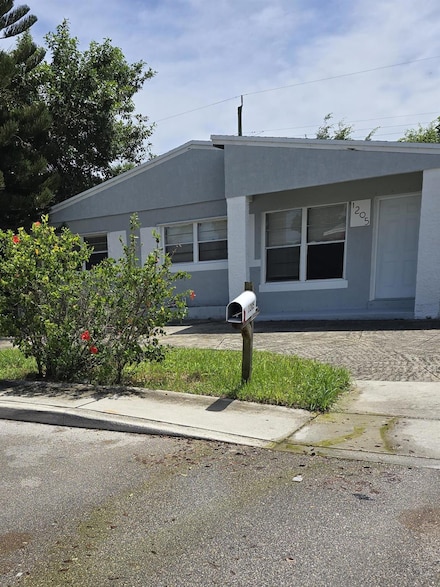 1205 W 24th St, Riviera Beach, FL 33404