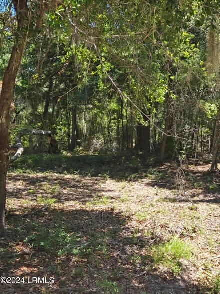 9473 Lands End Ln, St. Helena Island, SC 29920