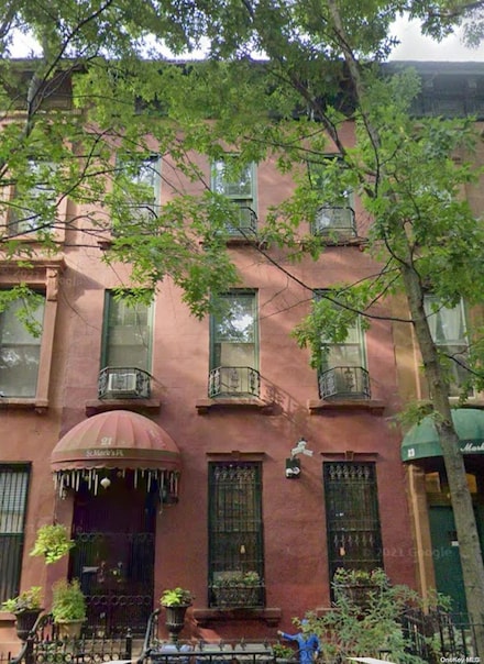 21 Saint Marks Place, Brooklyn, NY 11217