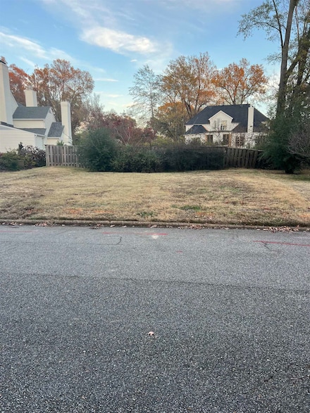 140 E Chickasaw Pkwy, Memphis, TN 38111