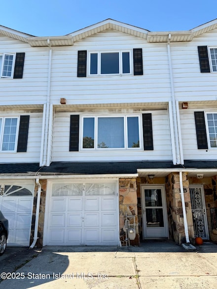 36 Carlyle Green, Staten Island, NY 10312