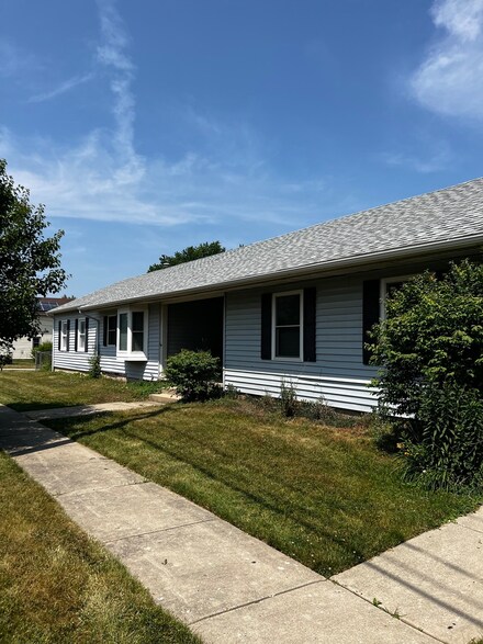 10 Willey St, Gilberts, IL 60136