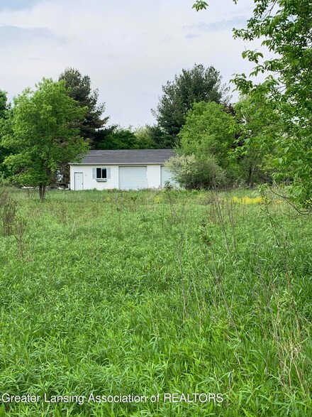 10649 Barnes Hwy, Eaton Rapids, MI 48827