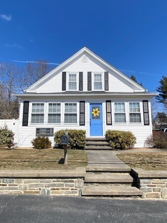 32 Brandon Rd, Dudley, MA 01571