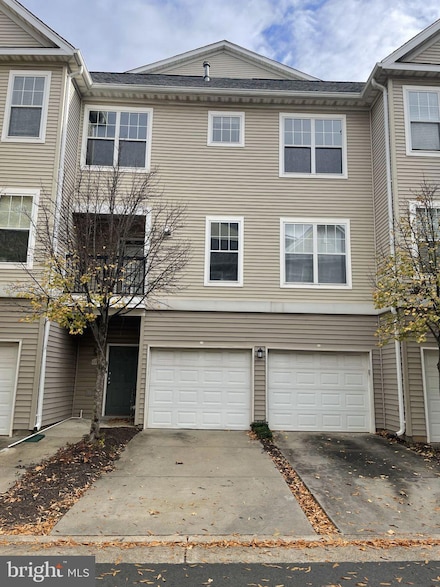 13367T Connor Dr, Centreville, VA 20120