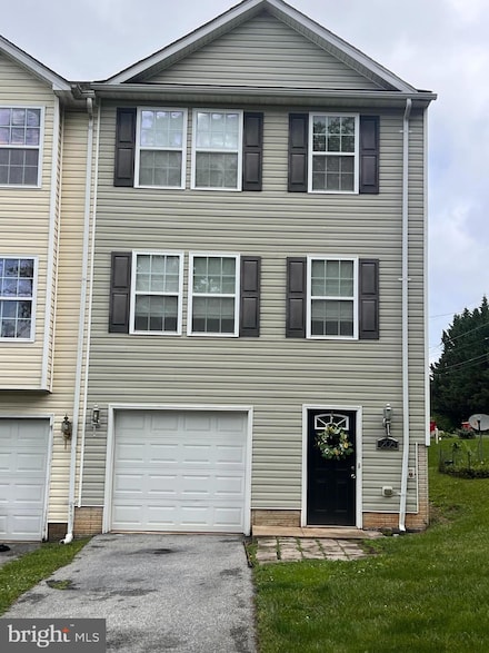 206 Ann St, Charles Town, WV 25414