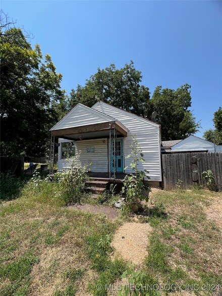 1210 W 12th St, Sulphur, OK 73086