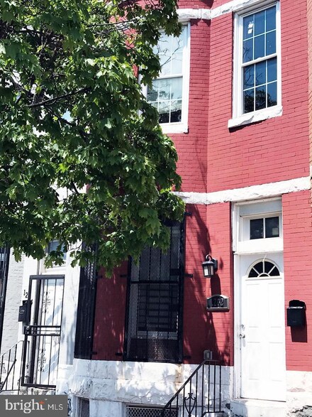 1202 Clendenin St, Baltimore, MD 21217