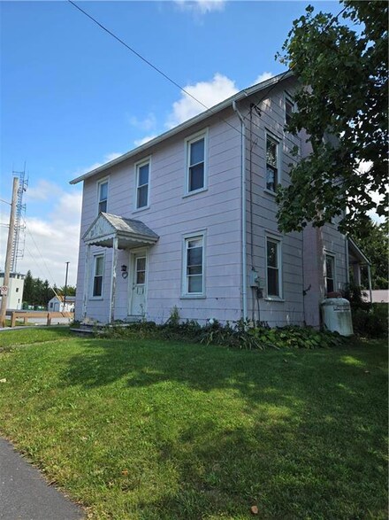 5189 Springmill Rd, Whitehall, PA 18052