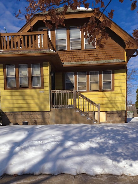 1926 W Keefe Ave, Milwaukee, WI 53206