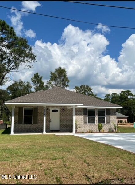 3104 Grouper Rd, Gautier, MS 39553