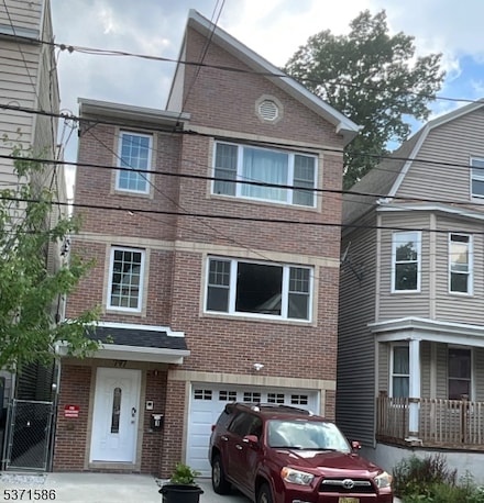 797 S 15th St, Newark, NJ 07108
