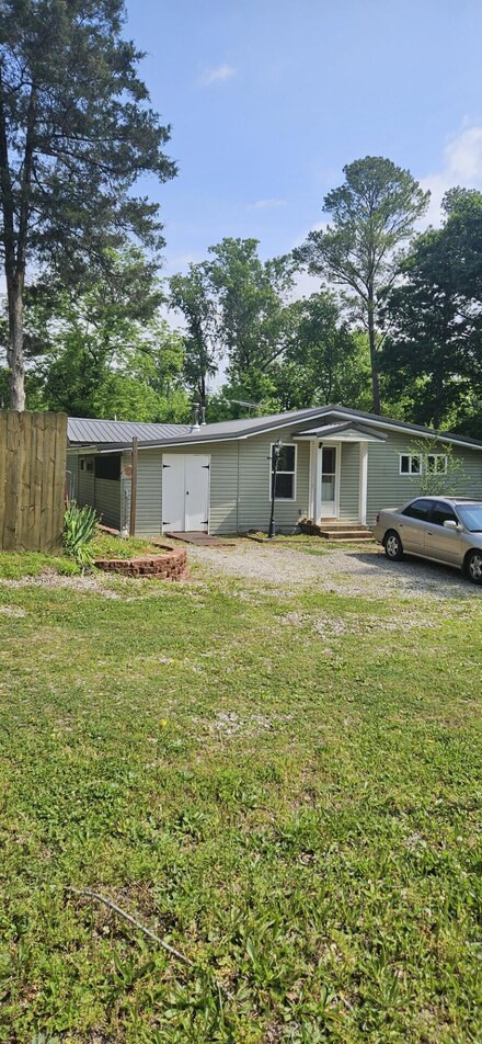 182 Cathy St, Branson, MO 65616