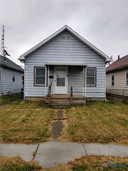 3141 Chase St, Toledo, OH 43611