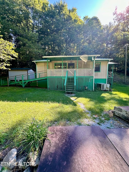 176 Pearly Ward Ln, Caryville, TN 37714