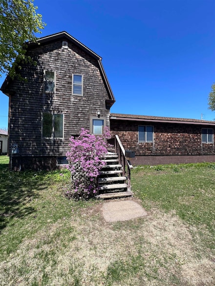 25540 Upper St, Calumet, MI 49913