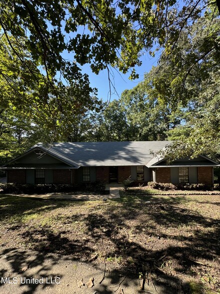 2519 Sportsman Dr, Nesbit, MS 38651