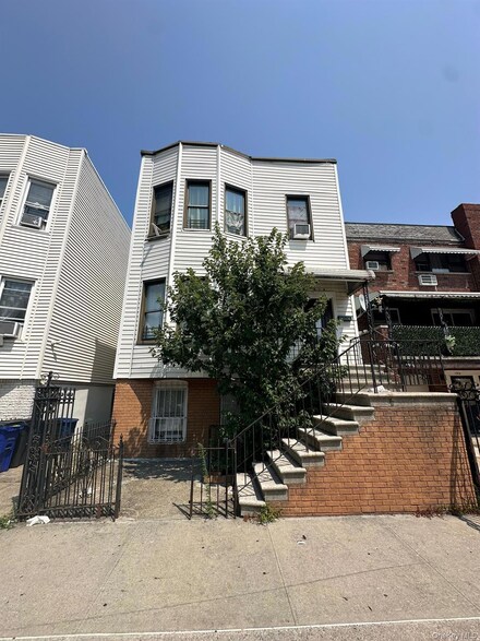 1916 Barnes Ave, Bronx, NY 10462