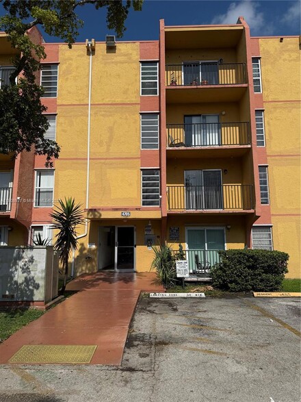 4705 NW 7th St Unit 2037, Miami, FL 33126