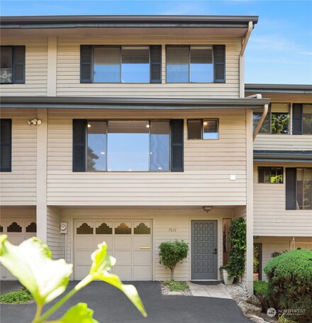 7631 SE 29th St Unit 15, Mercer Island, WA 98040