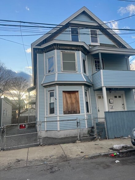 154 Willow St Unit 156, Lawrence, MA 01841