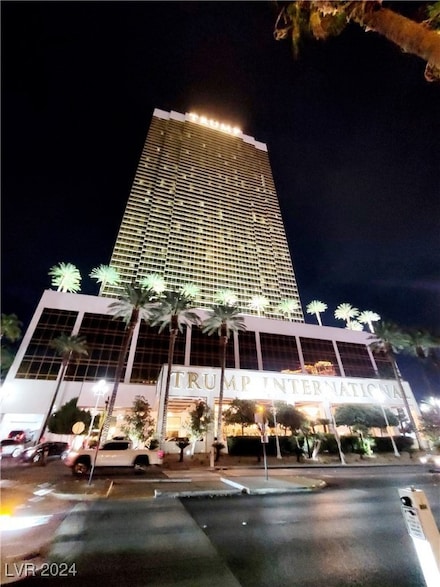 2000 N Fashion Show Dr Unit 4701, Las Vegas, NV 89109