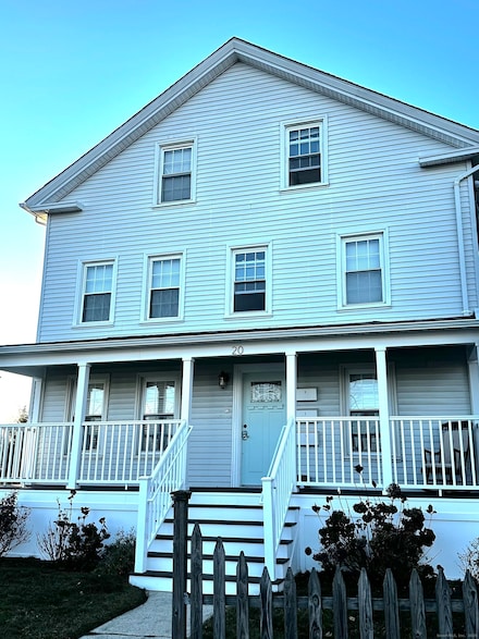 20 Jackson Ave Unit 1, Mystic, CT 06355