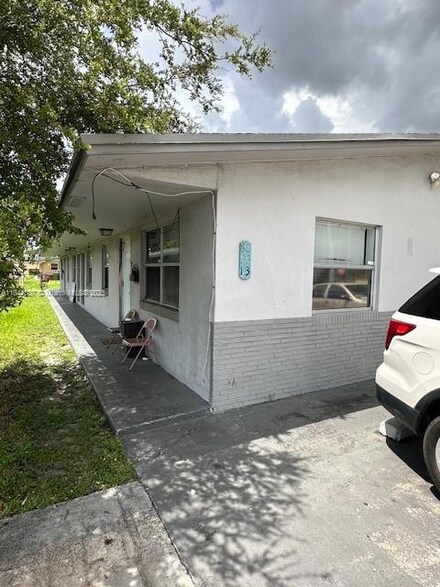 851 SW 9th St Unit 1, Hallandale Beach, FL 33009