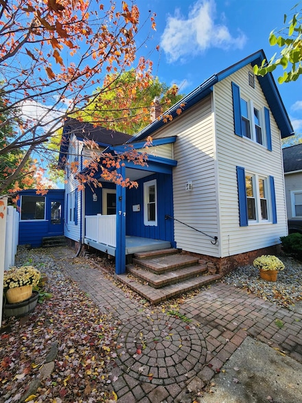 77 Hubbard St, Mount Clemens, MI 48043