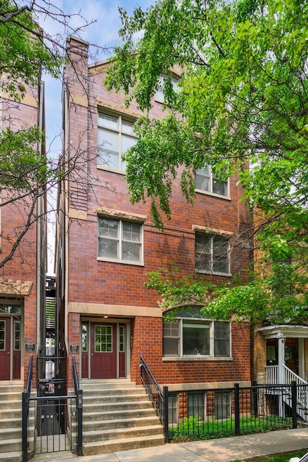 1344 W George St Unit 3, Chicago, IL 60657