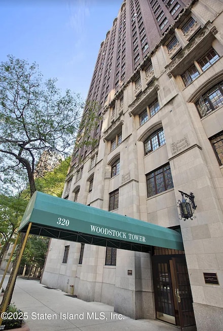 320 E 42nd St Unit 1503, New York, NY 10017