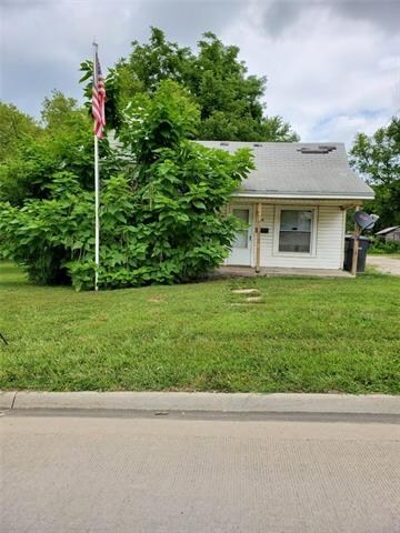 324 W 15th St, Horton, KS 66439