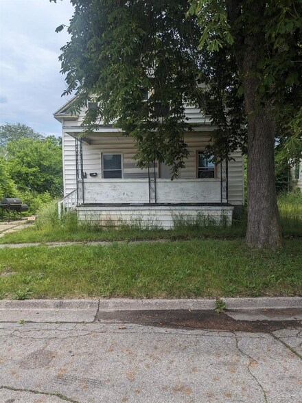 614 Miller St, Saginaw, MI 48602