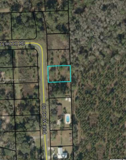 649 Pine Wood Rd, Other City - In the State of Florida, FL 33052