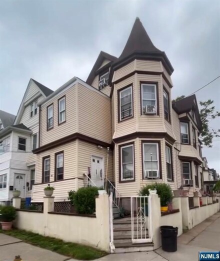 269 17th Ave, Paterson, NJ 07504
