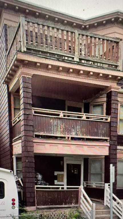 8 Iowa St, Dorchester Center, MA 02124