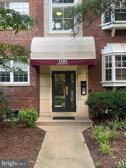 2103 N Scott St Unit 85, Arlington, VA 22209