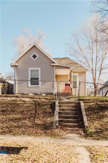 2423 S 17th St, Saint Joseph, MO 64503