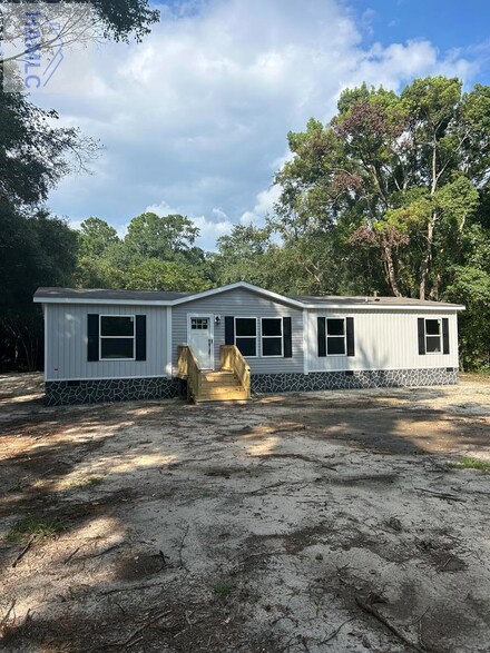 4 N Macon St Unit No, Ludowici, GA 31316