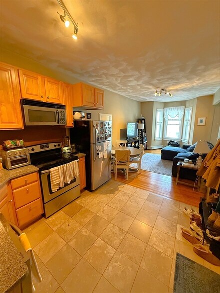 11 Telegraph St Unit 2, Boston, MA 02127