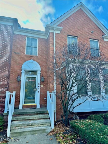 8628 Chester Pkwy, Cleveland, OH 44106