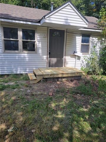 206 E Atkison Ave, Butler, MO 64730