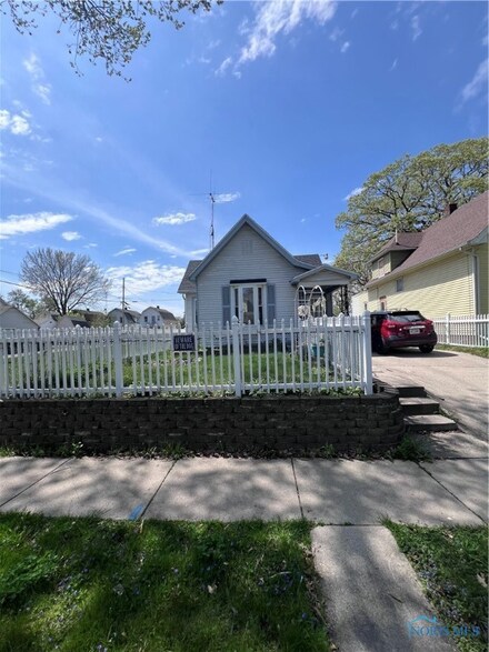 540 Walden Ave, Toledo, OH 43605