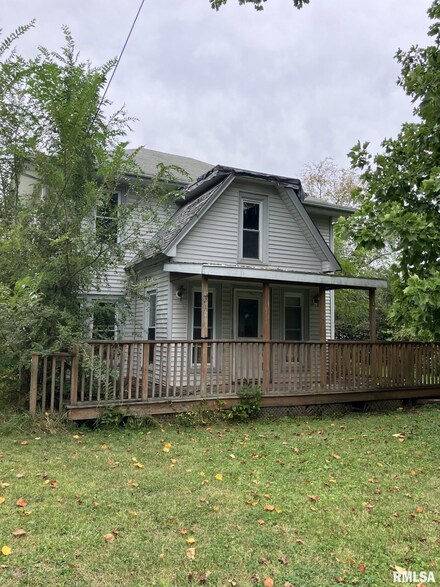 210 S Jefferson St, Roseville, IL 61473
