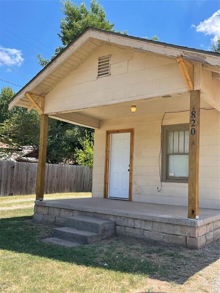 820 E Hughbert St, Norman, OK 73071