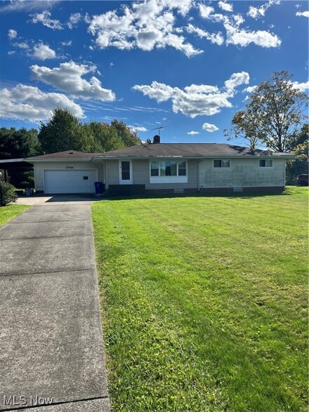 2768 Old Forge Rd, Kent, OH 44240