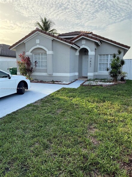 7857 NW 194th St, Hialeah, FL 33015